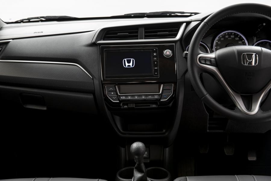 Торпедо Honda BR-V 2016 года  (ZA) (фото 23 из 38)